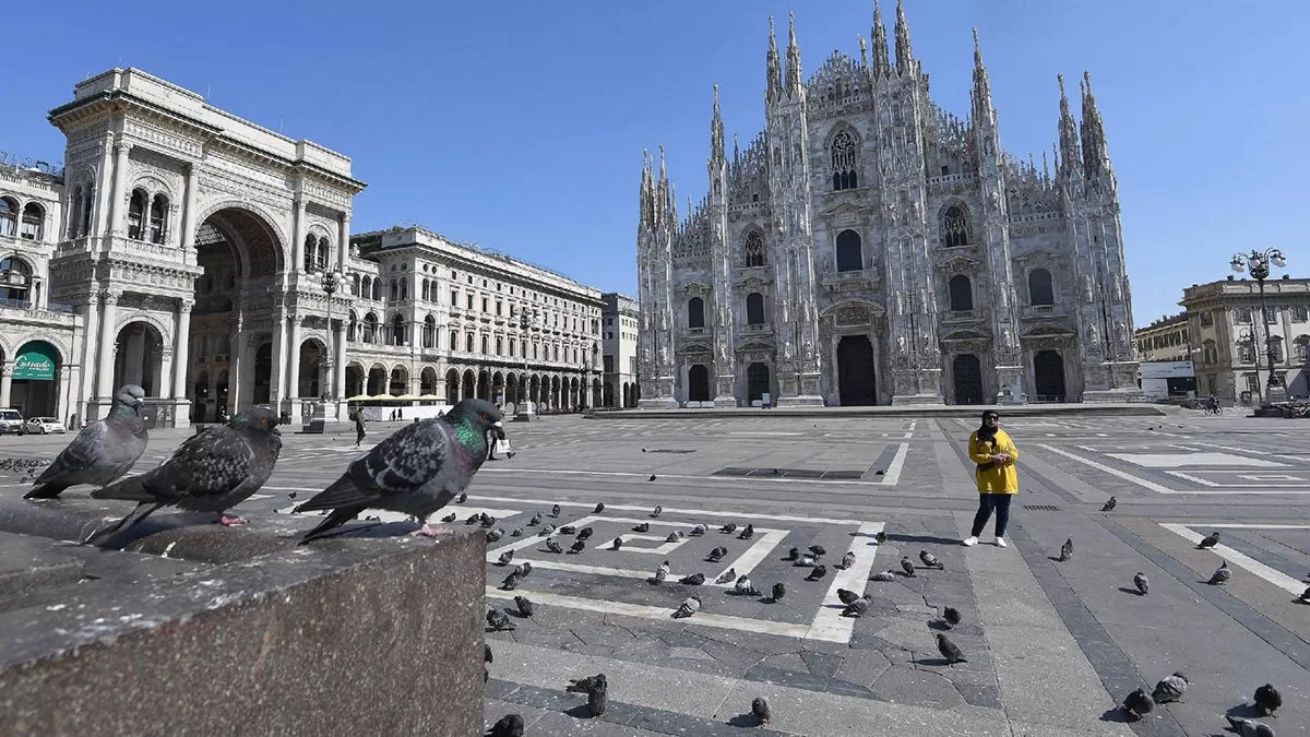 Place désertée à Milan - Photo: Daniel Dal Zennaro / EPA