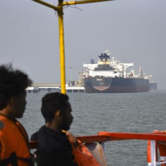 Le pétrolier Suezmax Shenlong, dans le port de Mumbai, en Inde, le 12 mars 2026. Photo : Anadolu Agency.