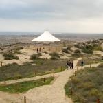 Parc national de Gobustan – Flanc de falaise avec vue sur la mer Caspienne