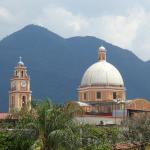 La ville d’Orizaba est entourée de hautes montagnes.